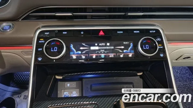 Genesis GV80 — Фото автомобиля 12