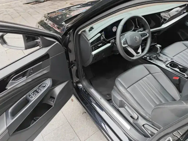 Volkswagen Passat — Фото автомобиля 15