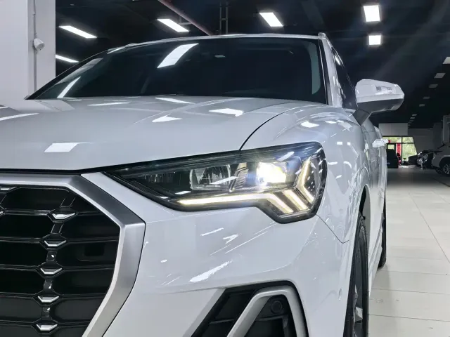Audi Q3 — Фото автомобиля 4