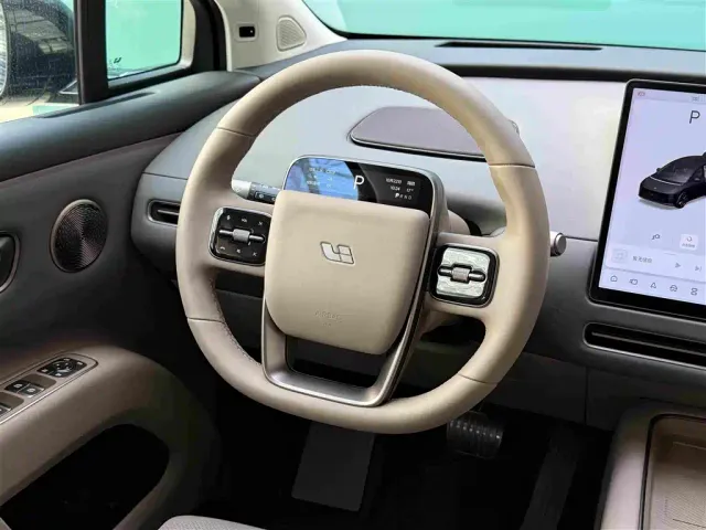 Li Auto i8 — Фото автомобиля 11