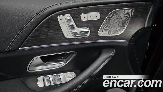 Mercedes-Benz GLE-Class — Фото автомобиля 28