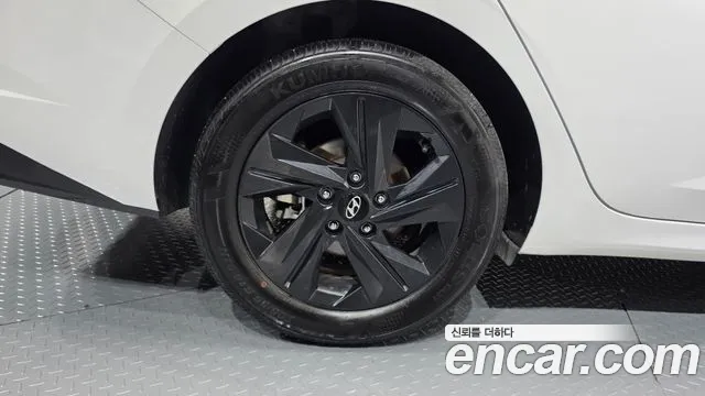 Hyundai AVANTE Smart — Фото автомобиля 5