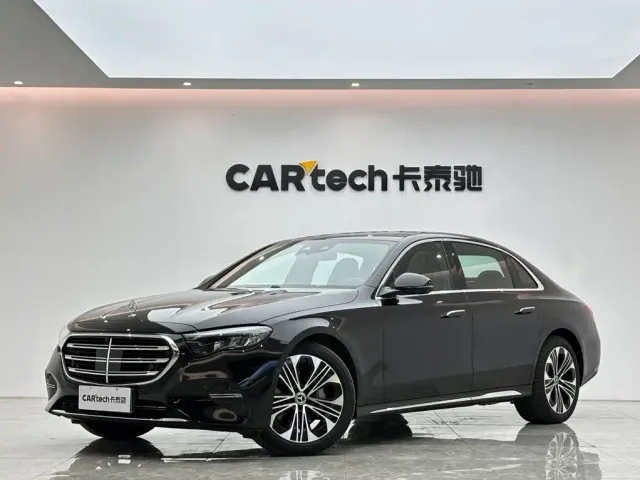 Фотография автомобиля — Mercedes-Benz E-Class
