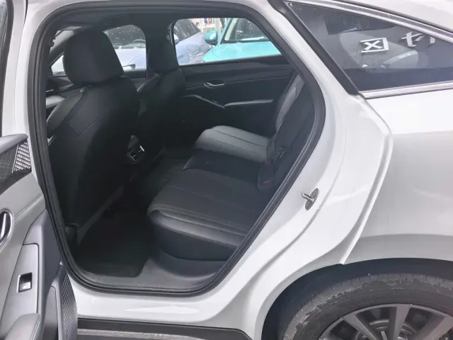 BYD Qin L — Фото автомобиля 5