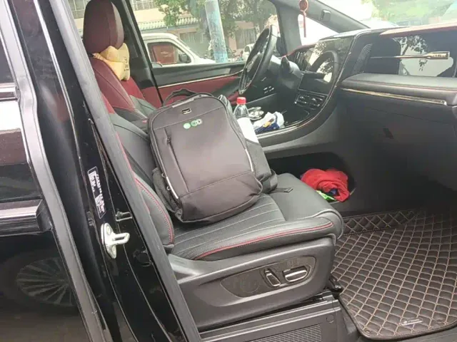 GAC Trumpchi M8 — Фото автомобиля 24