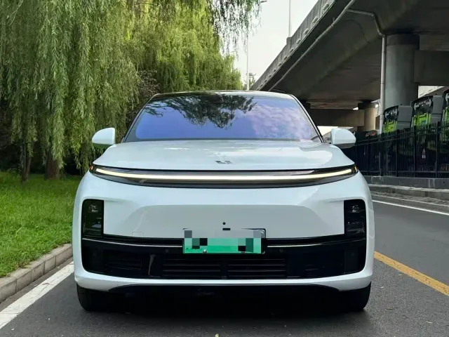 Li Auto L7 — Фото автомобиля 5