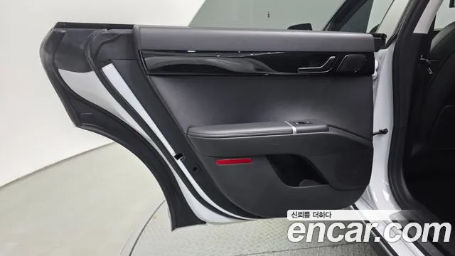 Hyundai Grandeur GN7 — Фото автомобиля 14