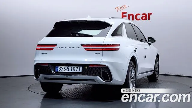 Genesis GV70 2.5T Бензин AWD — Фото автомобиля 2