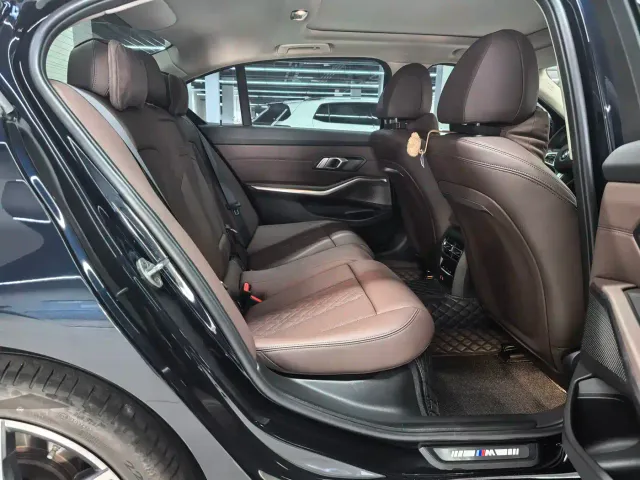 BMW 3 Series — Фото автомобиля 12