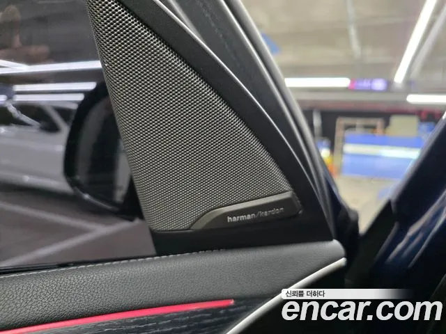 BMW iX3 — Фото автомобиля 18
