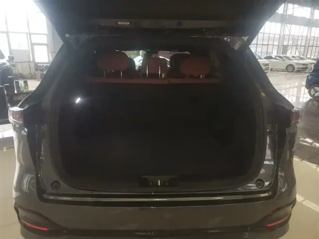 Changan CS75 Plus — Фото автомобиля 18