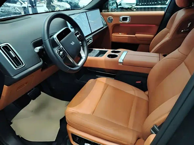 Li Auto L9 — Фото автомобиля 14