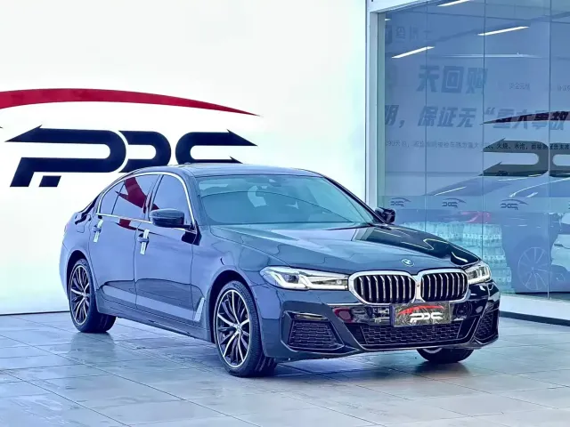 BMW 5 Series — Фото автомобиля 3