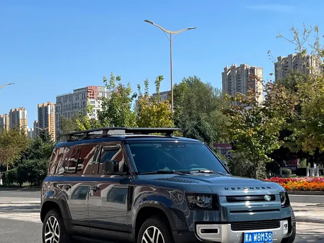 Land Rover Defender — Фото автомобиля 4
