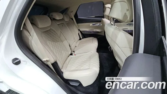 Genesis GV70 — Фото автомобиля 17