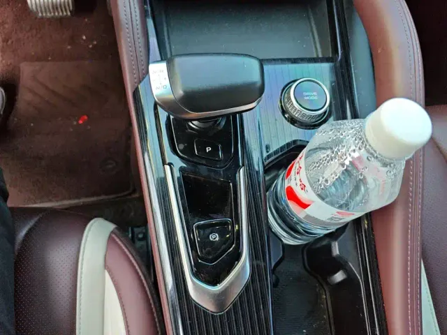 Geely Xingyue L — Фото автомобиля 9