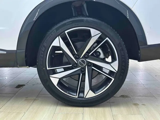 Roewe RX5 Max — Фото автомобиля 17