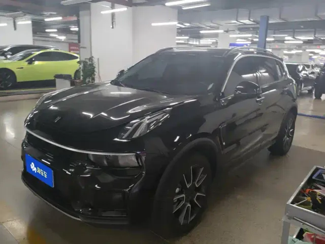 Фотография автомобиля — Lynk & Co 01