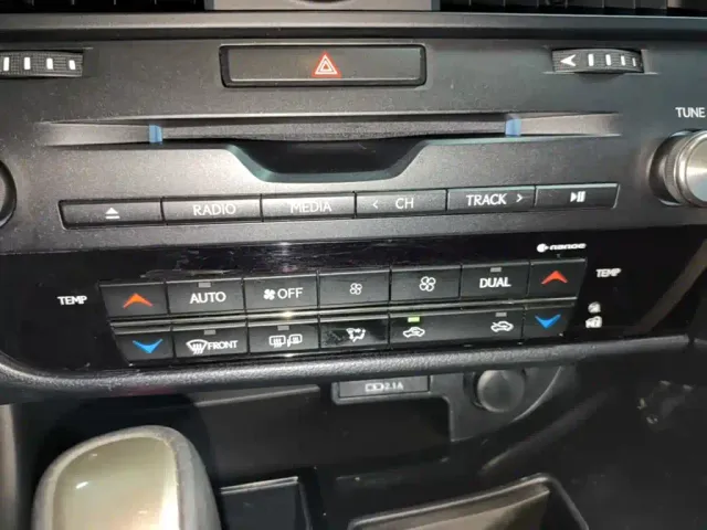 Lexus RX — Фото автомобиля 12