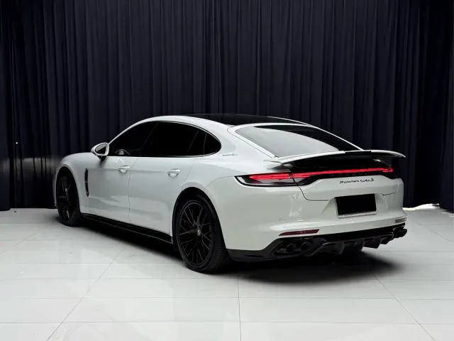 Porsche Panamera — Фото автомобиля 4
