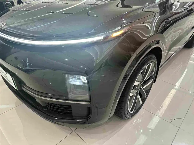 Li Auto L9 — Фото автомобиля 3