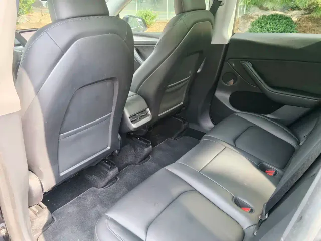 Tesla Model Y — Фото автомобиля 8