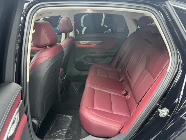 Hongqi H5 — Фото автомобиля 7