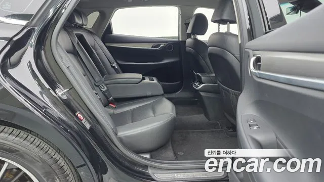 Hyundai Grandeur New — Фото автомобиля 12