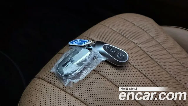 Mercedes-Benz E-Class — Фото автомобиля 15
