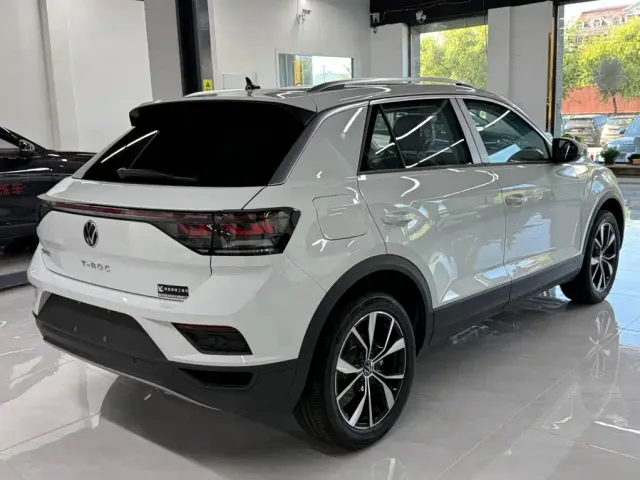 Volkswagen T-Roc — Фото автомобиля 4