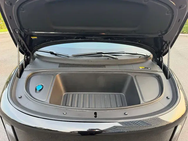 Li Auto i6 — Фото автомобиля 19