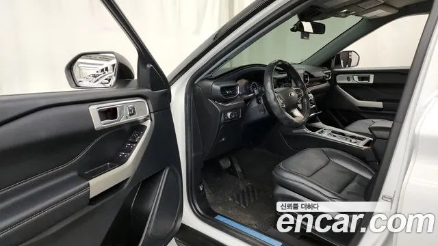 Ford Explorer — Фото автомобиля 8