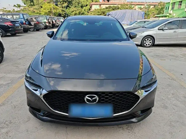 Mazda Axela — Фото автомобиля 2