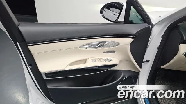 Genesis GV70 2.5T Бензин 2WD — Фото автомобиля 22