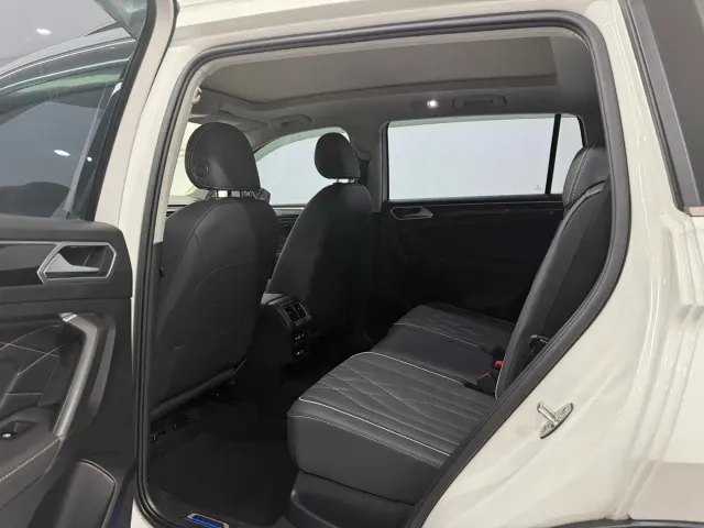 Volkswagen Tiguan L PHEV — Фото автомобиля 13