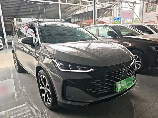 BYD Tang — Фото автомобиля 3