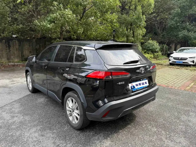 Toyota Corolla Cross — Фото автомобиля 4
