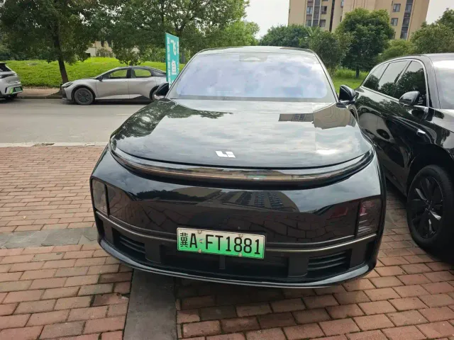 Li Auto L7 — Фото автомобиля 2