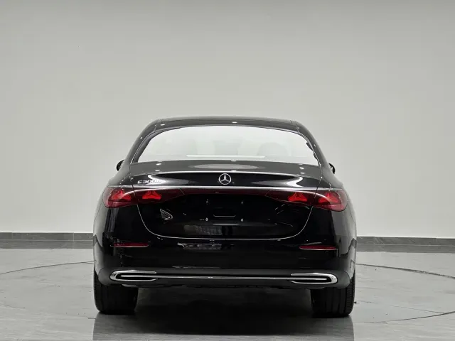 Mercedes-Benz E-Class — Фото автомобиля 7