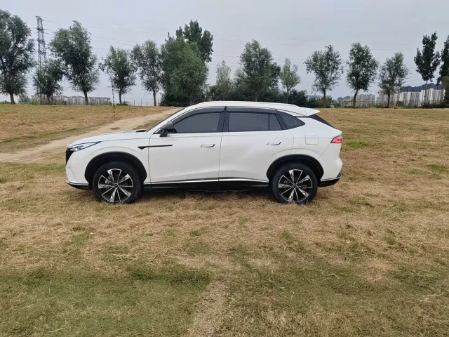 Roewe RX5 — Фото автомобиля 4