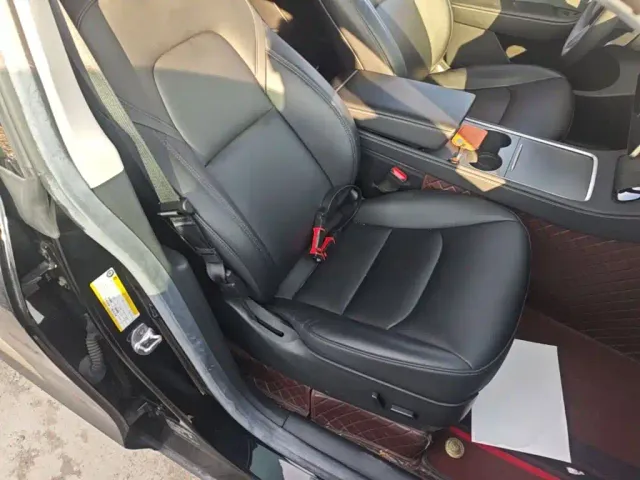 Tesla Model Y — Фото автомобиля 24