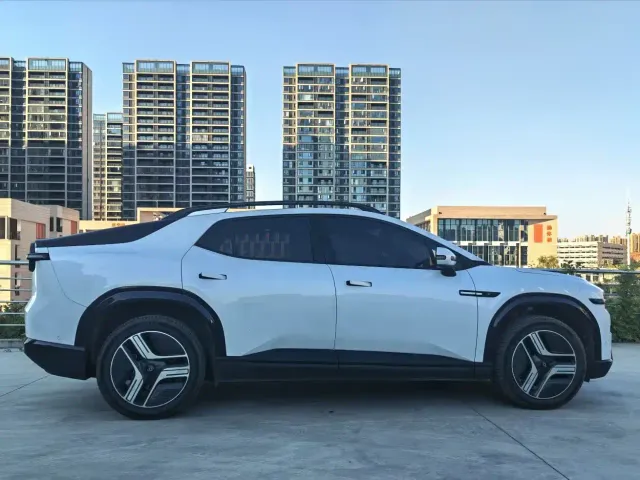 Changan Qiyuan E07 — Фото автомобиля 8