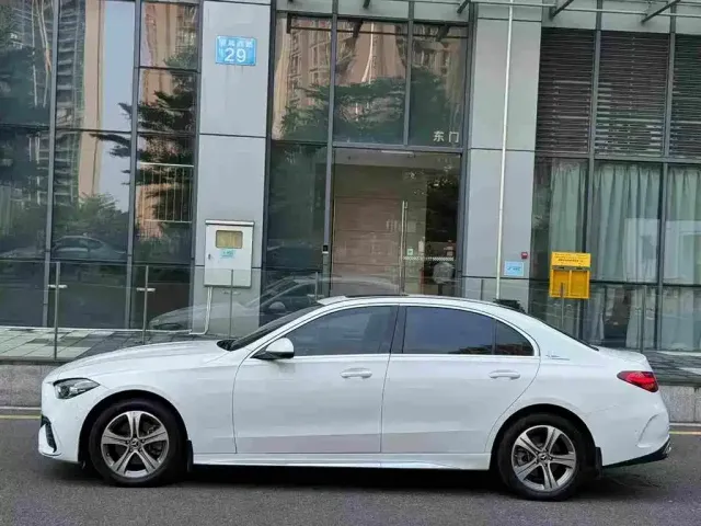 Mercedes-Benz C-Class — Фото автомобиля 2