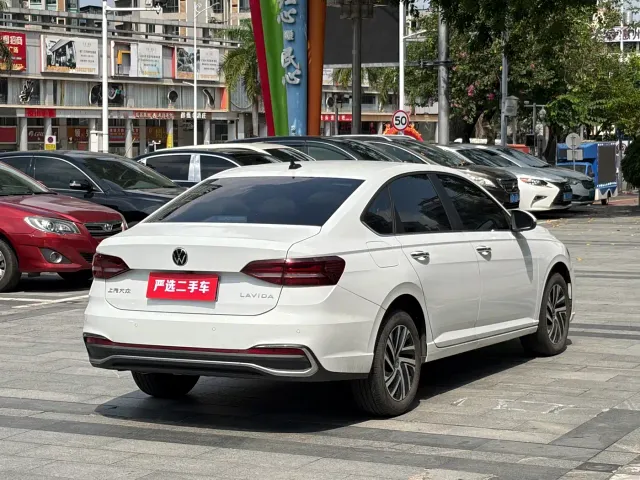Volkswagen Lavida — Фото автомобиля 7