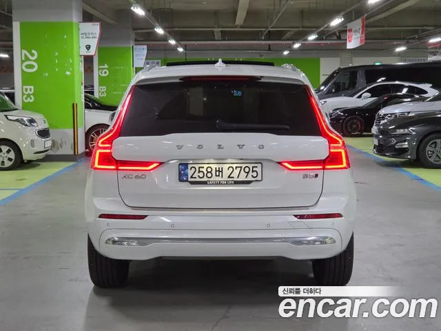 Volvo XC60 Generation 2 — Фото автомобиля 5
