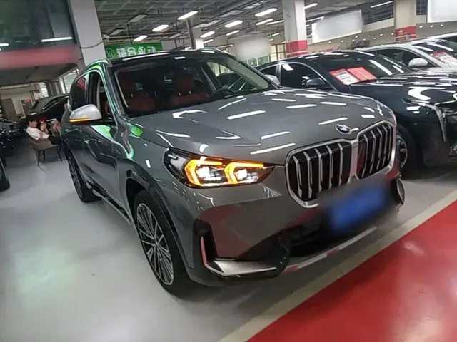 BMW X1 — Фото автомобиля 3