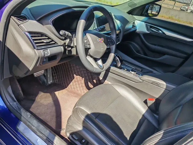 Cadillac CT5 — Фото автомобиля 9