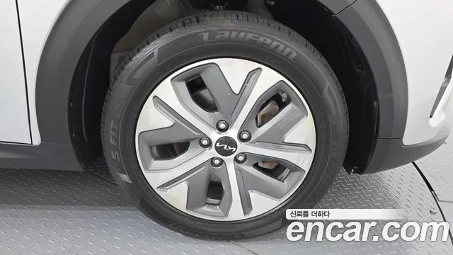 Kia Niro Niro Plus Air — Фото автомобиля 21