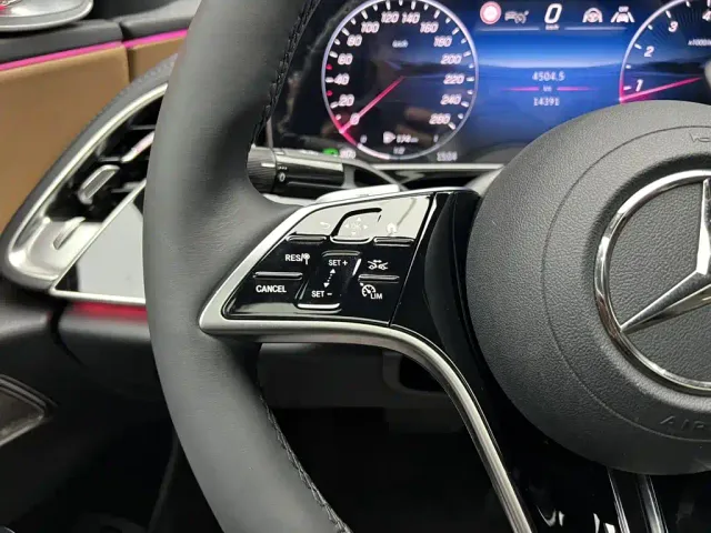 Mercedes-Benz E-Class — Фото автомобиля 12