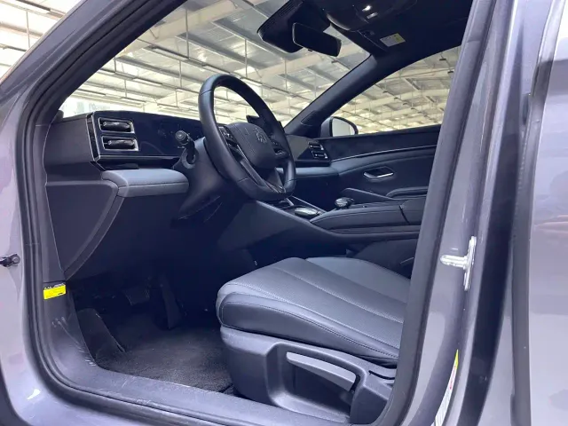 BYD Qin L — Фото автомобиля 11